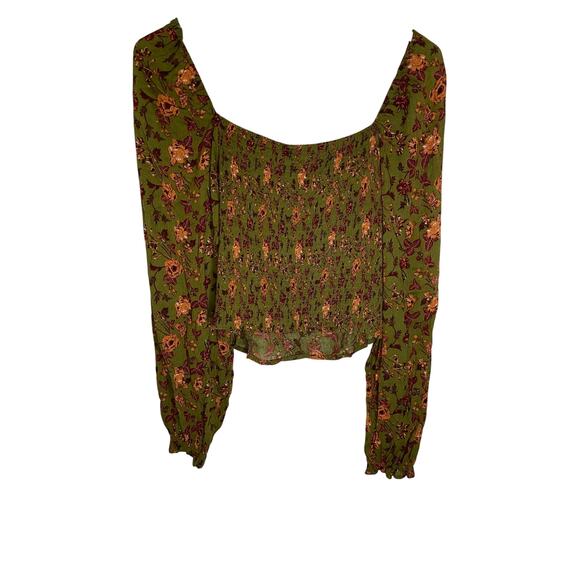 C&V Chelsea & Violet Floral Button Front Cropped Green Peasant Top - Picture 3 of 8